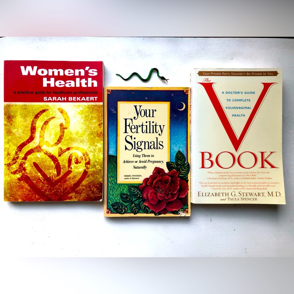 3 book set Women’s Health, Your Fertility Signals, The V Book Doctor’s Guide MD